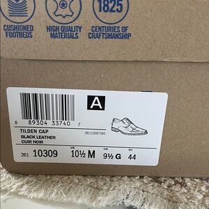 Clarks Tilden Cap Black Leather Oxfords